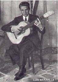 Guitarrista Luis Maravilla tocando la Guitarra